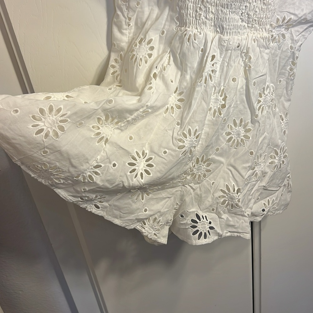 Eyelet Romper - Picture 4 of 5